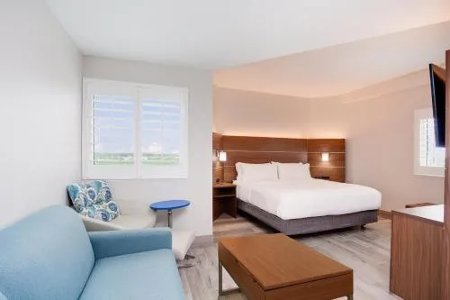 Holiday Inn Express & Suites Panama City Beach - Beachfront by IHG photo 9