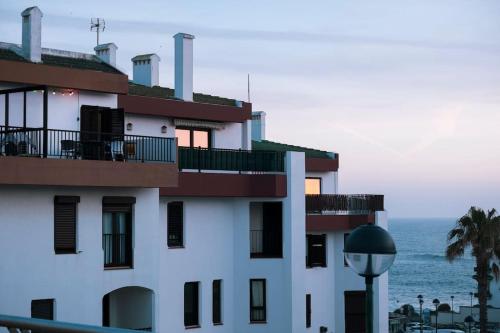 Contemporary Oceanside Rooftop