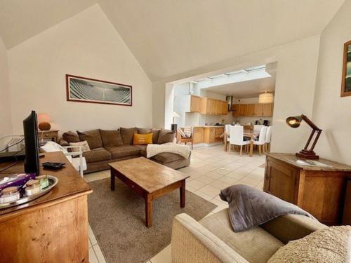 Appartement T5 lumineux avec jardin privé et terrasse, proche plage - 8 pers. - FR-1-478-282