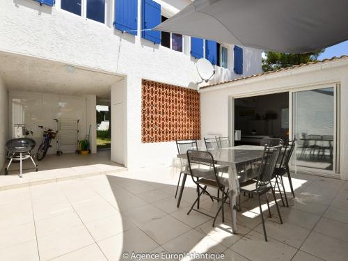 Belle villa 4 pièces, 7 pers., proche mer et commerces, La Palmyre, avec patio, jardin, animaux admis - FR-1-705-68