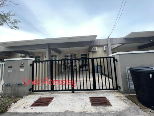 Το κτήριο όπου στεγάζεται  η παραθεριστική κατοικία