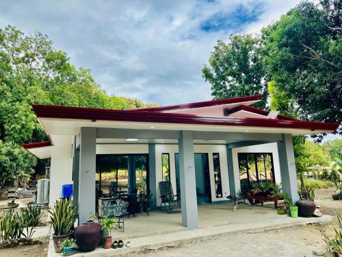 Un jardín fuera de ALC Transient Home