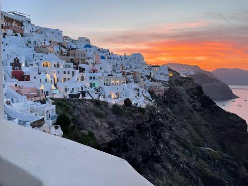Elias Cave House 270o Caldera View Oia