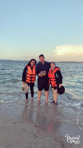 Clientes alojados en Clarin's Beach