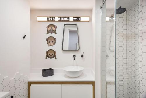 A bathroom at LUDERNA - Apartamento Dels tres micos del maresme