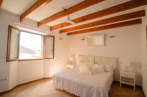 Gallery image of Embat - alberg juvenil in Montuiri