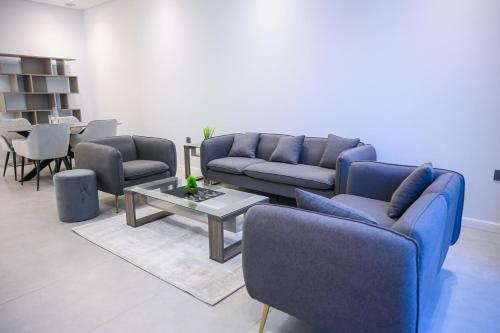 Luxurious New 1BR Apt Prime Jumeirah Garden City