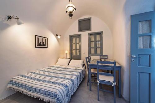 Oia Breeze House