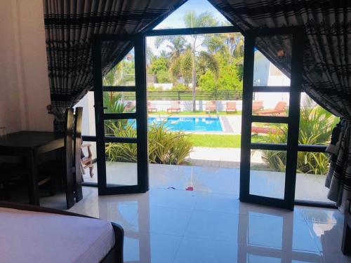 Piscina en o cerca de SKY SEA-Arugambay