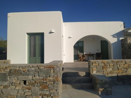 SIFNAIOU TRADITIONAL Houses 1 & 3