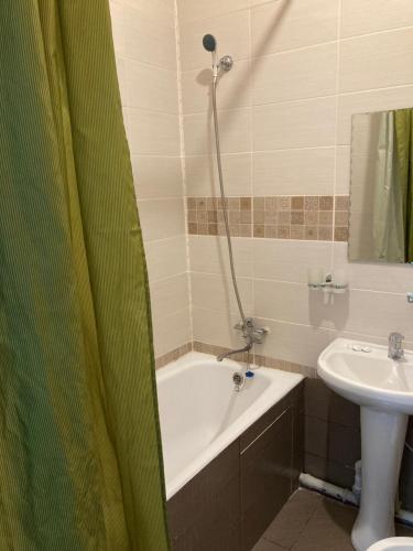 Bilik mandi di 46,2 Karmysova street Serviced Apartments
