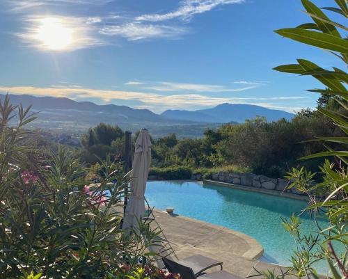 B&B suite - 47 m2 - pool, terraces, view