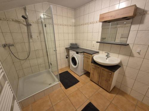 Koupelna v ubytování Haus Lila Stubaital