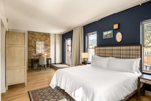 Postel nebo postele na pokoji v ubytování Hotel Maxwell Anderson