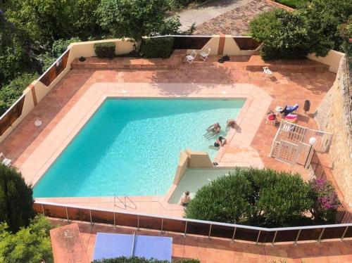 Photo de la galerie de l'établissement LE GOLFE BLEU - Logement 6 personnes - Vue mer latérale du 19-07 au 02-08 - DU SAMEDI AU SAMEDI, à Roquebrune-Cap-Martin