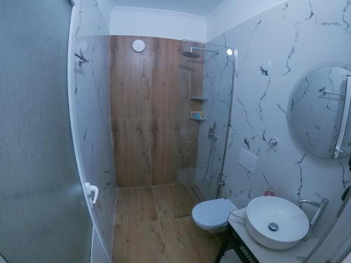 Un baño de Oceanfront Outlook Rooms