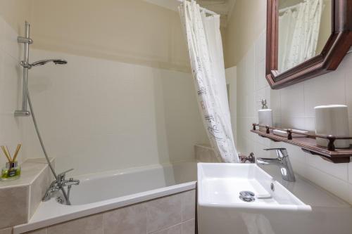Un baño de Le Lys Dort Sarlat