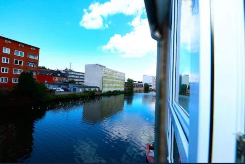 ハンブルクにあるHotel Grevenの船上からの川の眺め