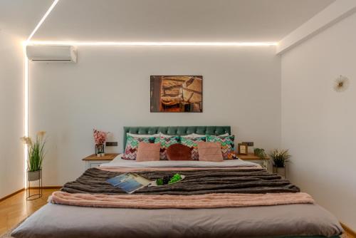 Gallery image of Luxury Penthouse - 2 BR Jacuzzi Apart near Grand Hotel at Universitate in Bucharest