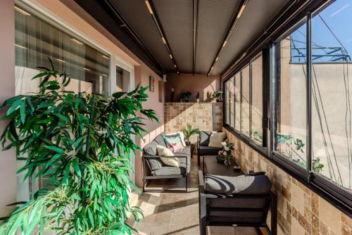 Gallery image of Luxury Penthouse - 2 BR Jacuzzi Apart near Grand Hotel at Universitate in Bucharest