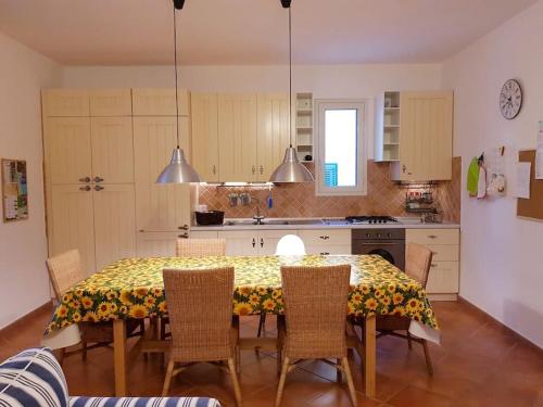 Køkken eller tekøkken på Rilassarsi a Orosei