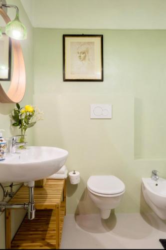 Ένα μπάνιο στο LE FONTI di SAN GIMIGNANO ROOM