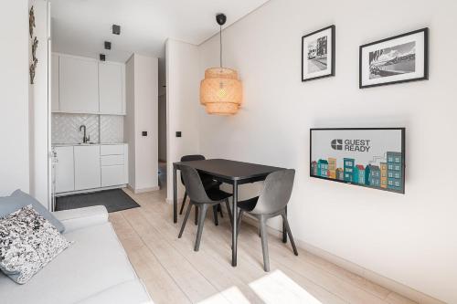 GuestReady - Quental Wallpaper near Marquês Square