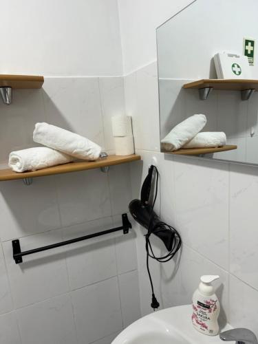 Bilik mandi di Alforra Residence 1-T2-centro-praias-Levadas