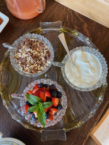 Đồ ăn tại/gần nhà khách