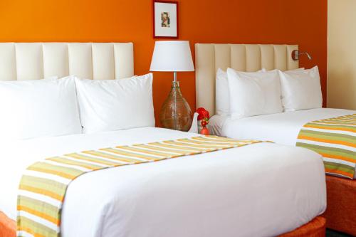 Hotel Del Sol Image