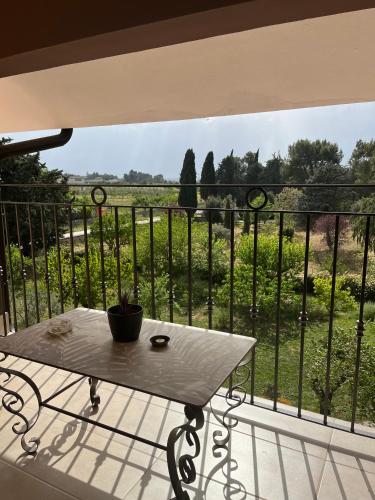 Balkoni atau teres di AgriBio Villa Ribes