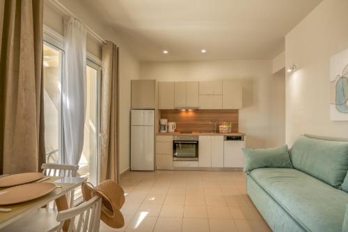 Dapur atau dapur kecil di Koutris Apartment 1