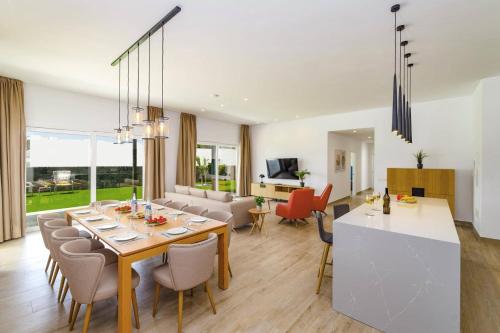 Villa Tirma by Villa Plus