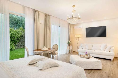 LUXURY DREAMS
