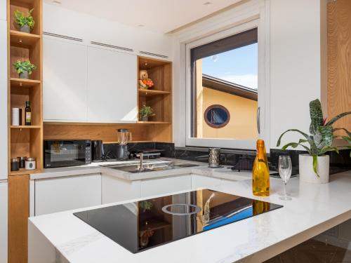 Nhà bếp/bếp nhỏ tại Regina Vittoria Relais EcoSmart Luxury Home SPA - De Vivo Realty