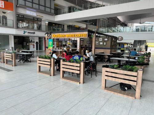 Setia Alam The Forum By GoMain // Next to SCCCにあるレストランまたは飲食店