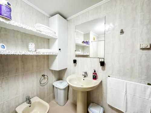 Et badeværelse på Apartamento Silva & Vazquez by ALÔGA