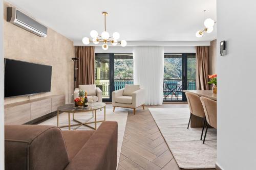 TV a/nebo společenská místnost v ubytování Dekaderon Lux Apartments