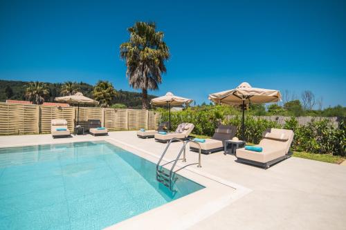 Πισίνα στο ή κοντά στο My Corfu Luxury Villa with private pool