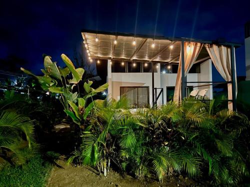 Photo de la galerie de l'établissement Casita Sura with Private Jacuzzi, à Fortuna
