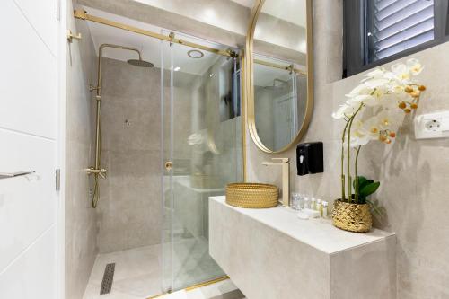 Koupelna v ubytování Dekaderon Lux Apartments