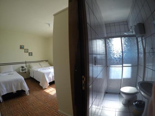 Bilik mandi di Hotel Schreiber
