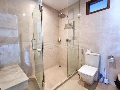 Ένα μπάνιο στο Q Kata Residence