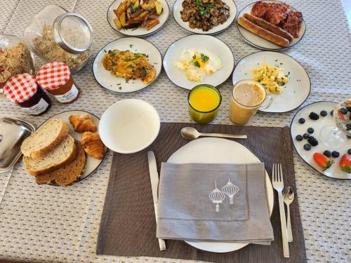 Mad i den private indkvartering eller i nærheden