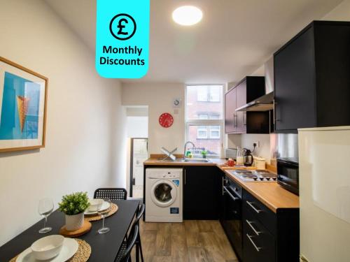 O bucătărie sau chicinetă la Cosy and Homey 1br flat in Sunderland Centre - Flat 2