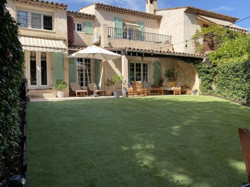 Charming 3-Bed Villa in Mougins near Cannes