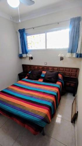 Tranquilo apartamento en San Agustin 1 dormitorio cama doble y salon con sofas camas