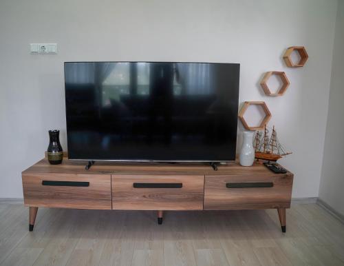 Televisyen dan/atau pusat hiburan di Sama house