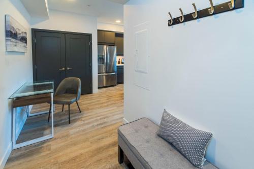 Posezení v ubytování NN - The Current 2 - Downtown 1-Bed 1-Bath