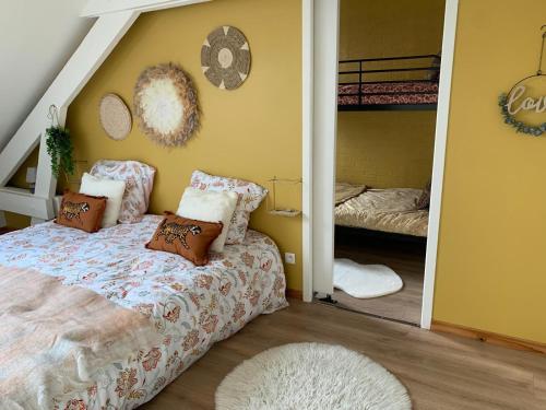 36 Maison entière,place parking devant garage